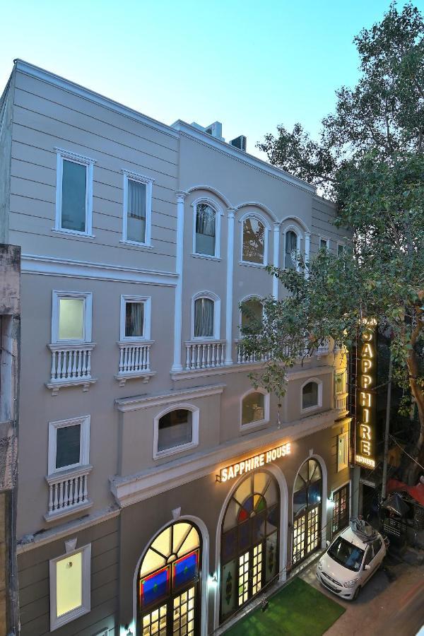 Hotel Sapphire House - 3 Mins Walk From Metro And 5 Mins From Rail Station Yeni Delhi Dış mekan fotoğraf