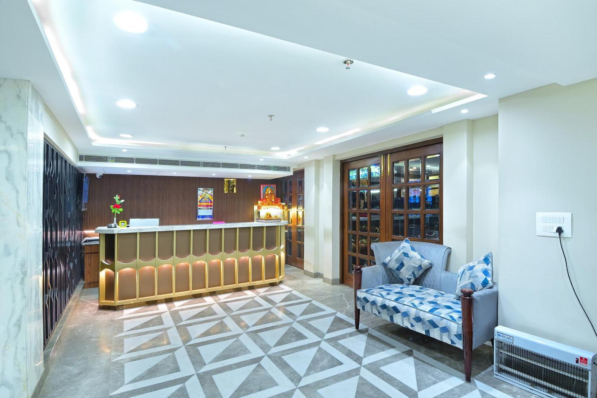 Hotel Sapphire House - 3 Mins Walk From Metro And 5 Mins From Rail Station Yeni Delhi Dış mekan fotoğraf