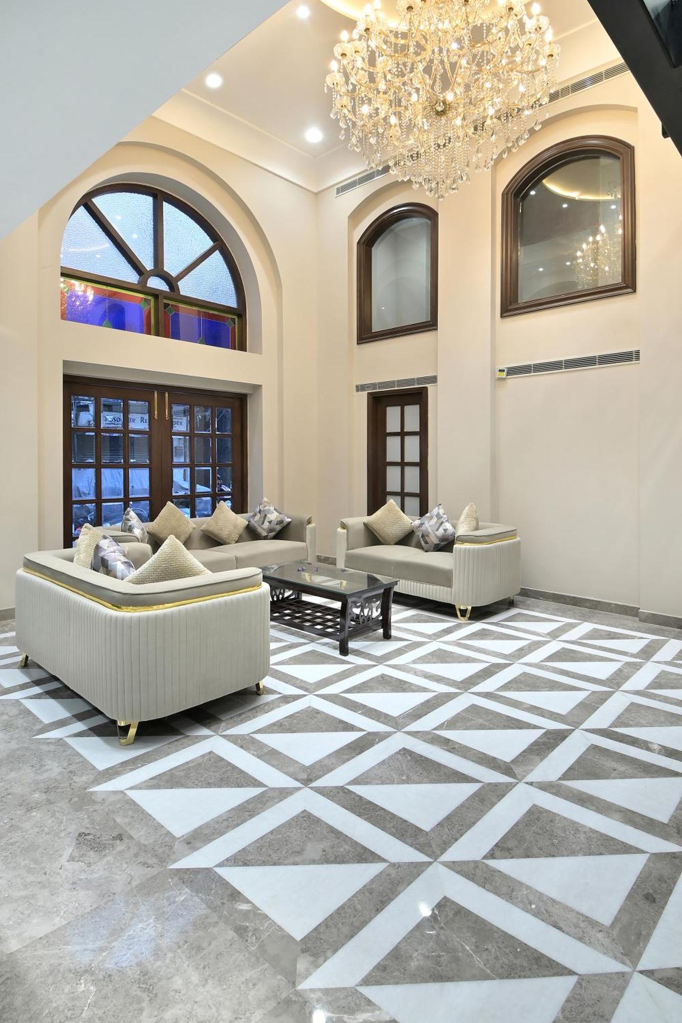 Hotel Sapphire House - 3 Mins Walk From Metro And 5 Mins From Rail Station Yeni Delhi Dış mekan fotoğraf